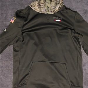 Youth XL 2017 Patriots Salute To Service Pull Over